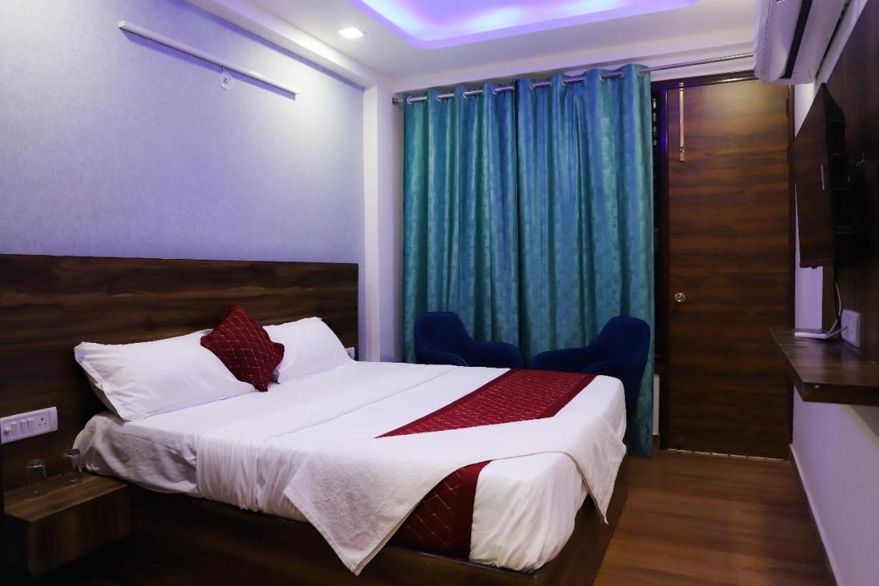 Surya International Bed & Breakfast นิวเดลี ภายนอก รูปภาพ