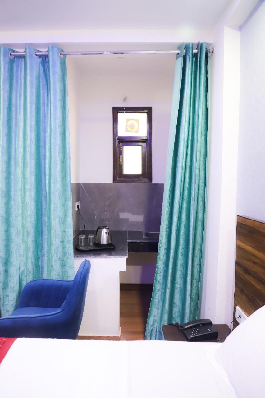 Surya International Bed & Breakfast นิวเดลี ภายนอก รูปภาพ