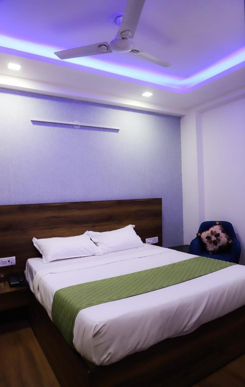 Surya International Bed & Breakfast นิวเดลี ภายนอก รูปภาพ
