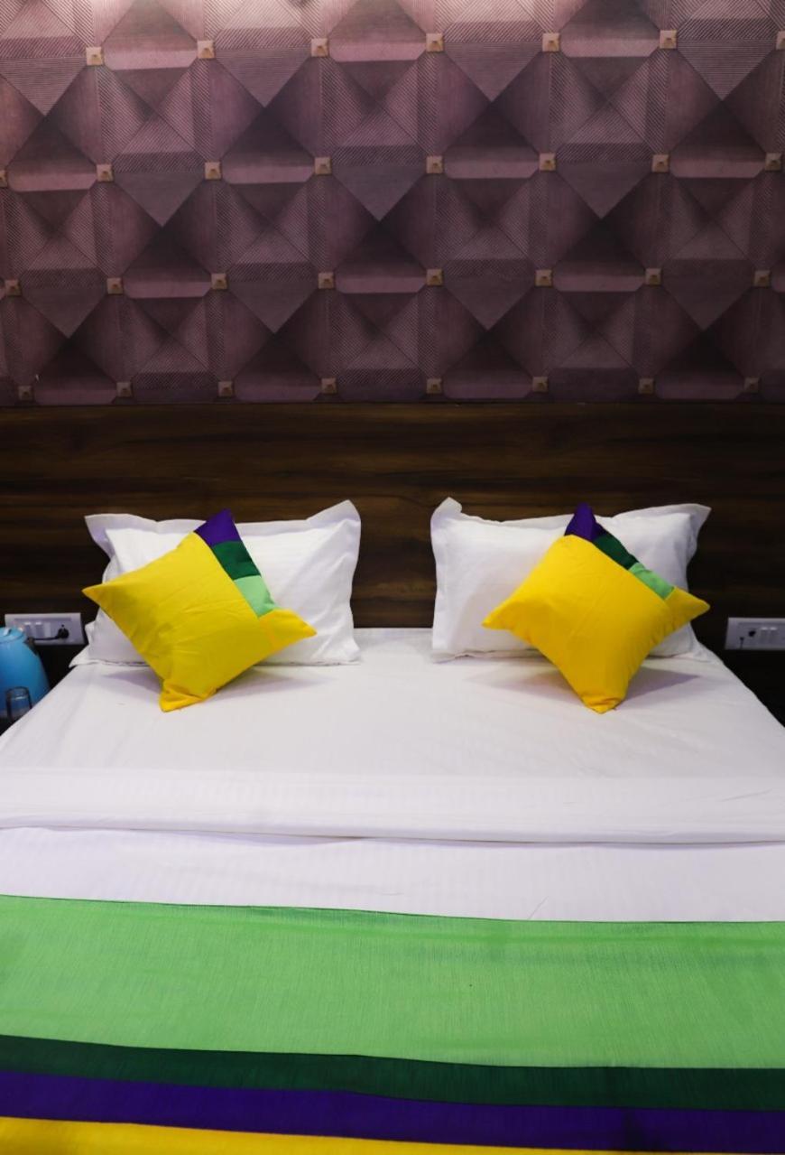 Surya International Bed & Breakfast นิวเดลี ภายนอก รูปภาพ