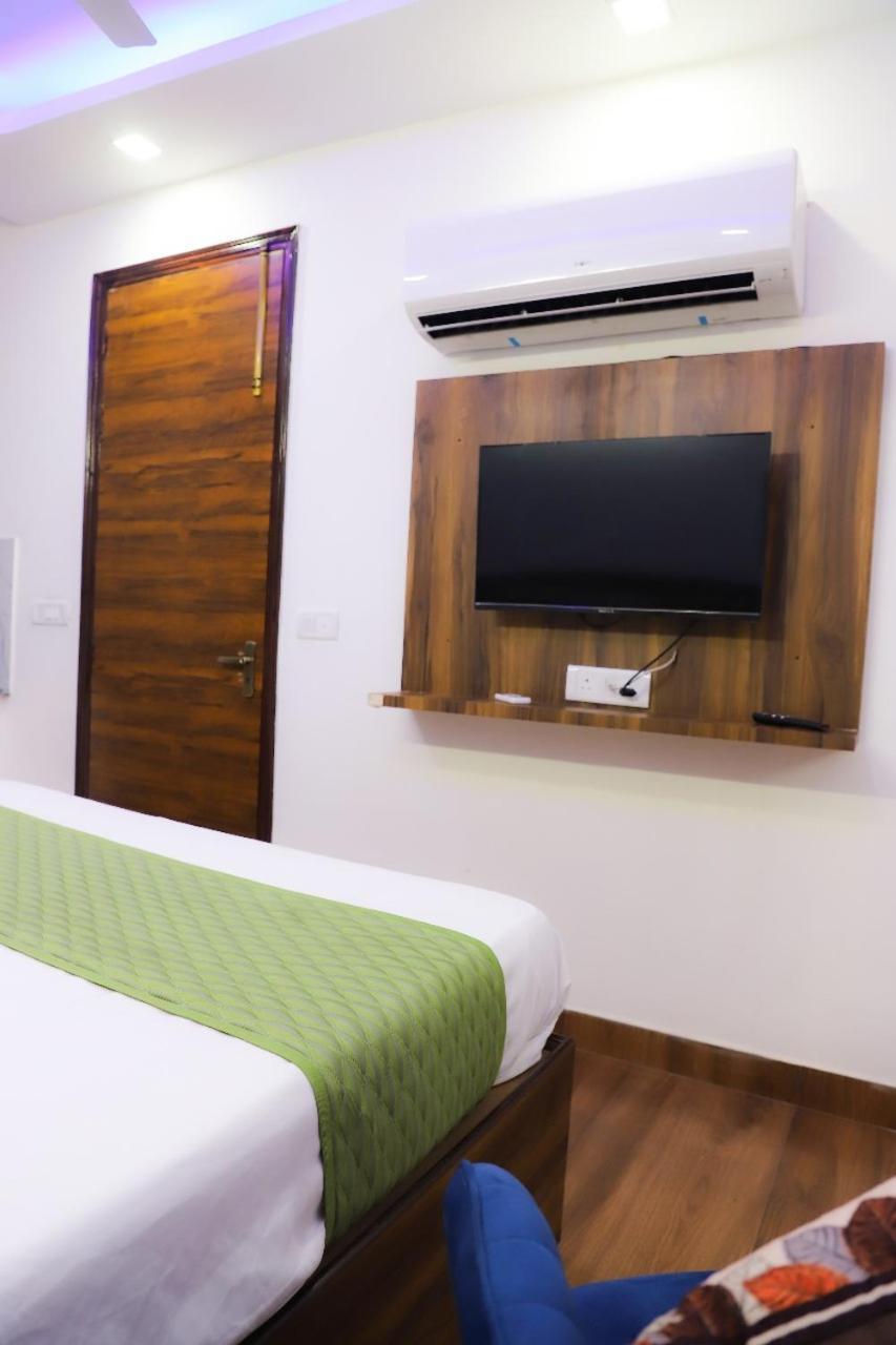 Surya International Bed & Breakfast นิวเดลี ภายนอก รูปภาพ