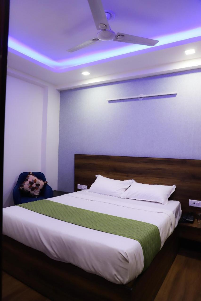 Surya International Bed & Breakfast นิวเดลี ภายนอก รูปภาพ