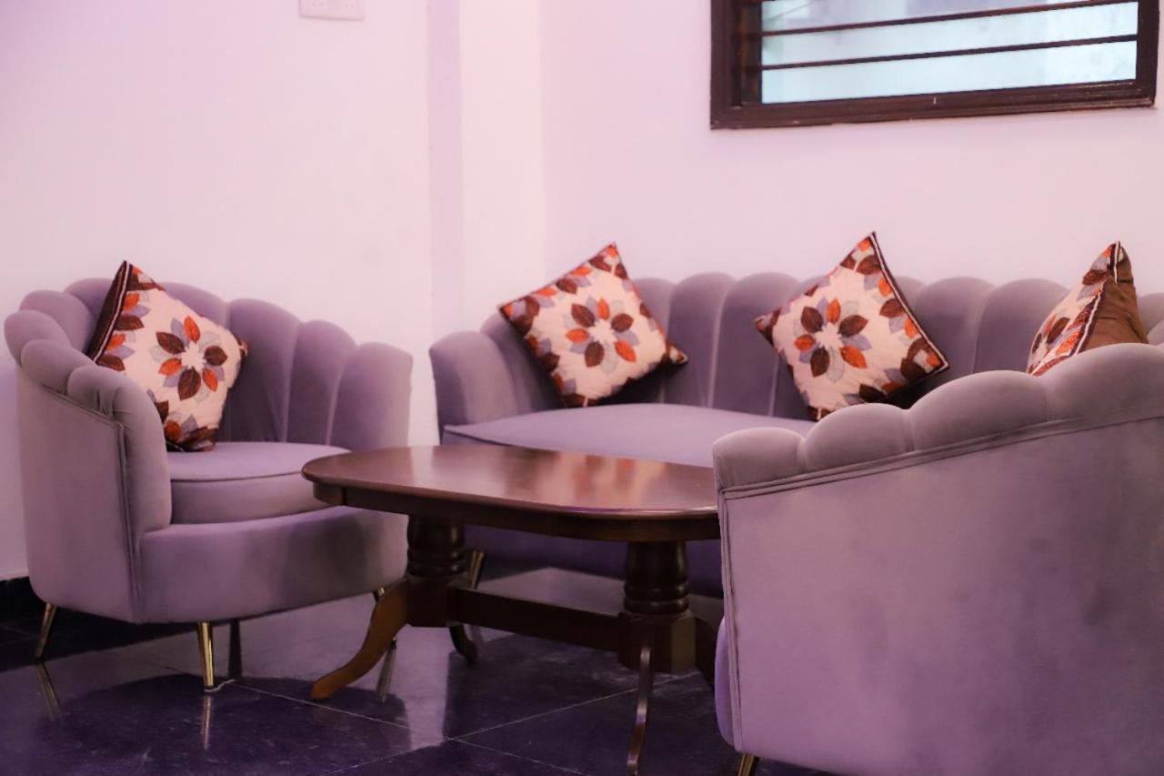 Surya International Bed & Breakfast นิวเดลี ภายนอก รูปภาพ