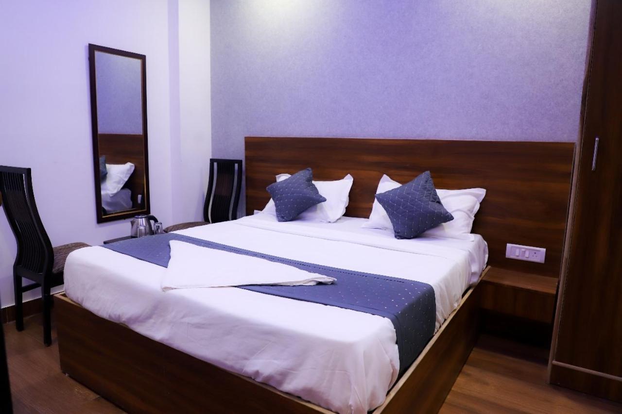 Surya International Bed & Breakfast นิวเดลี ภายนอก รูปภาพ