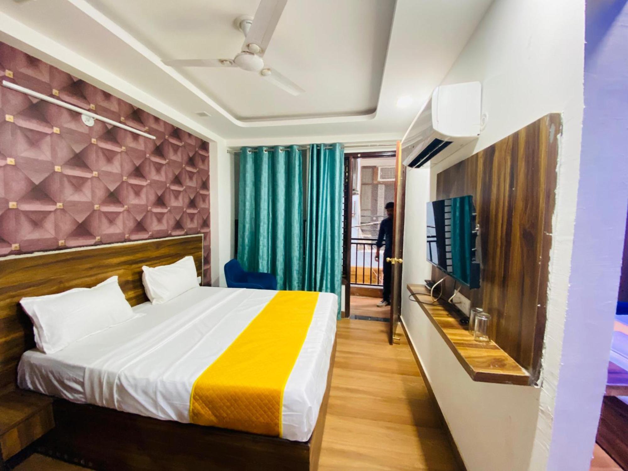 Surya International Bed & Breakfast นิวเดลี ภายนอก รูปภาพ