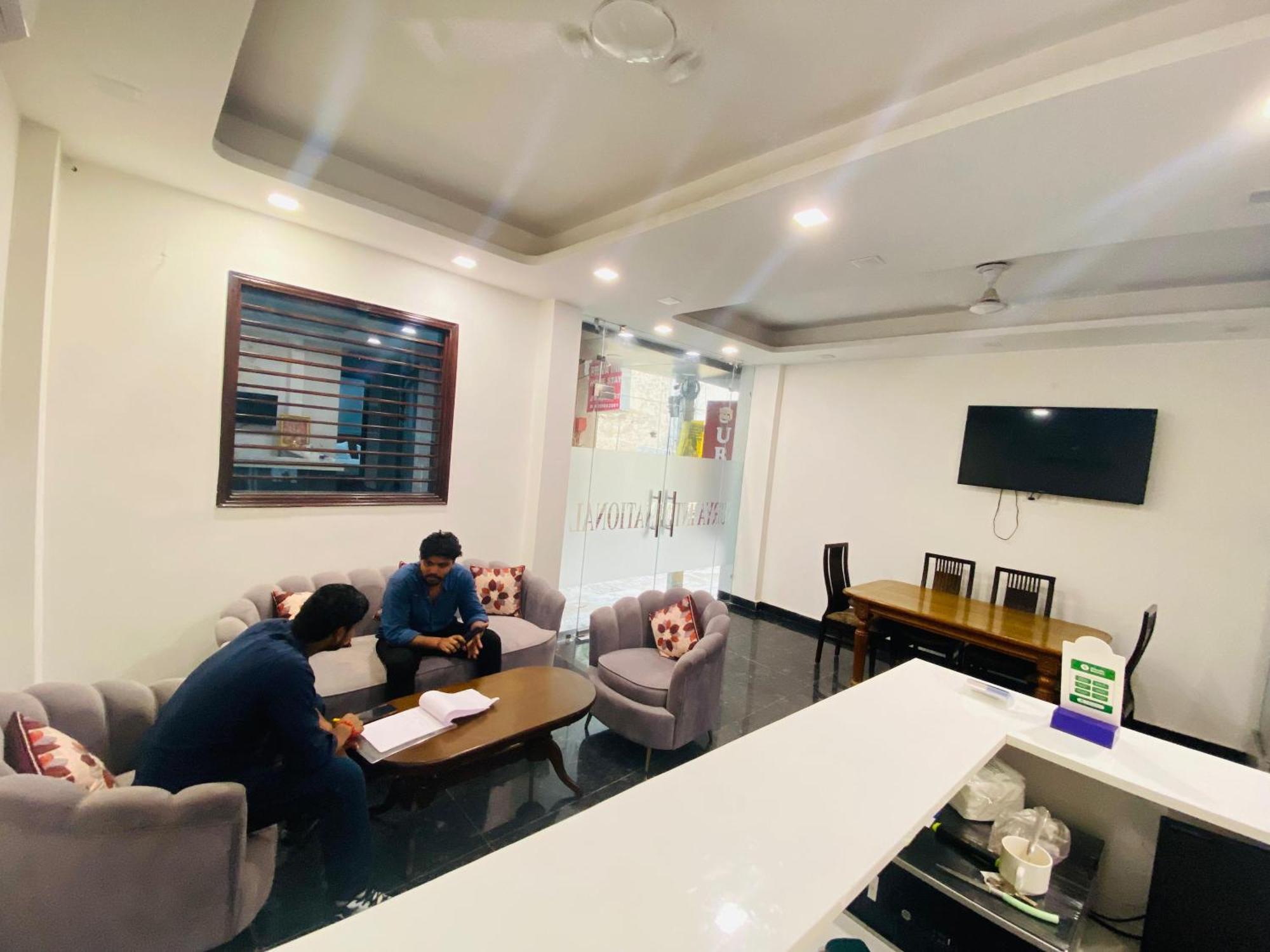 Surya International Bed & Breakfast นิวเดลี ภายนอก รูปภาพ