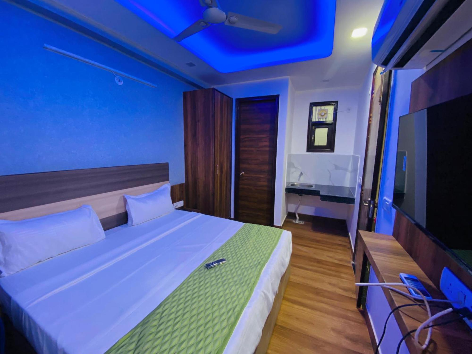 Surya International Bed & Breakfast นิวเดลี ภายนอก รูปภาพ