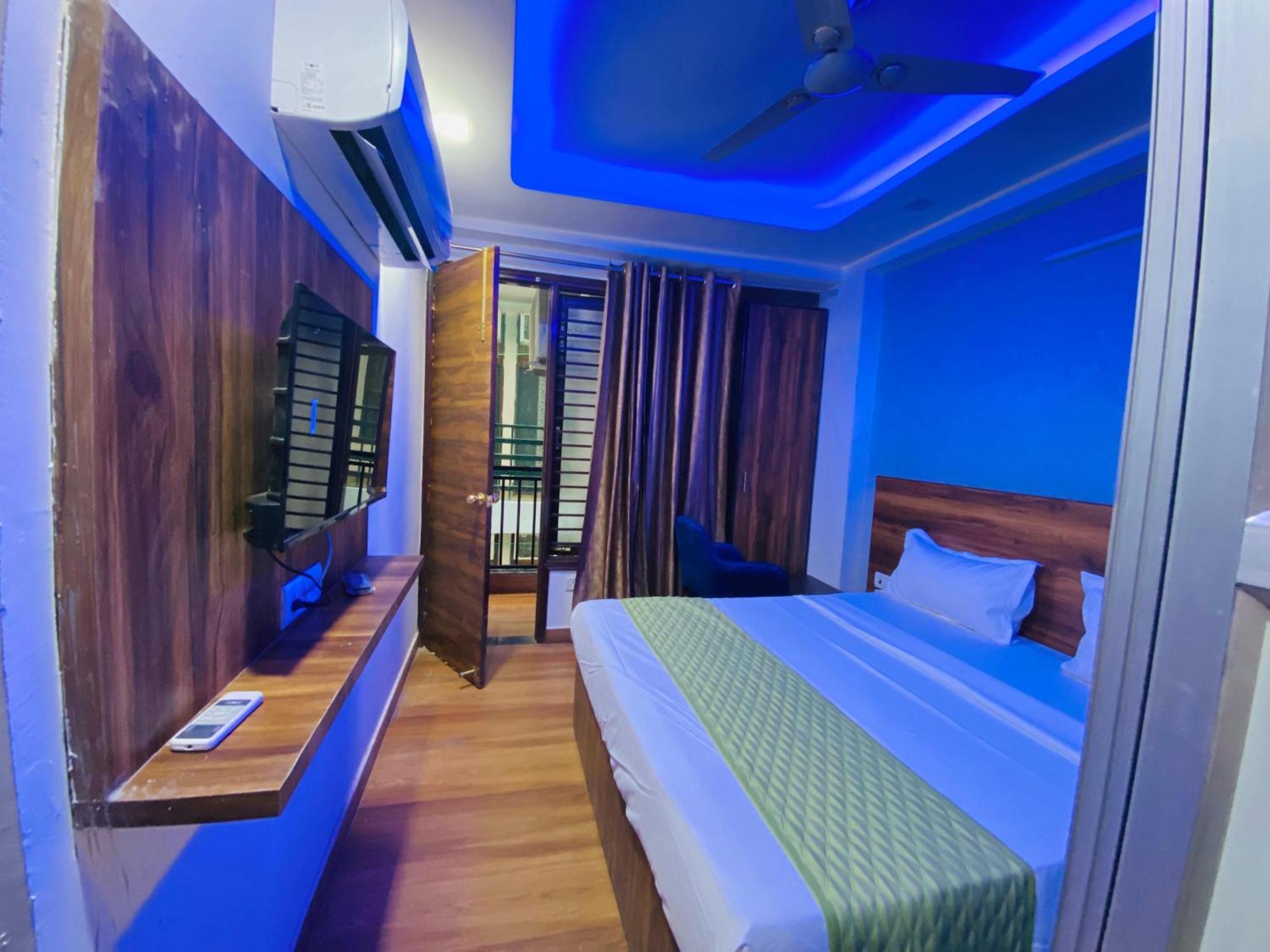 Surya International Bed & Breakfast นิวเดลี ภายนอก รูปภาพ