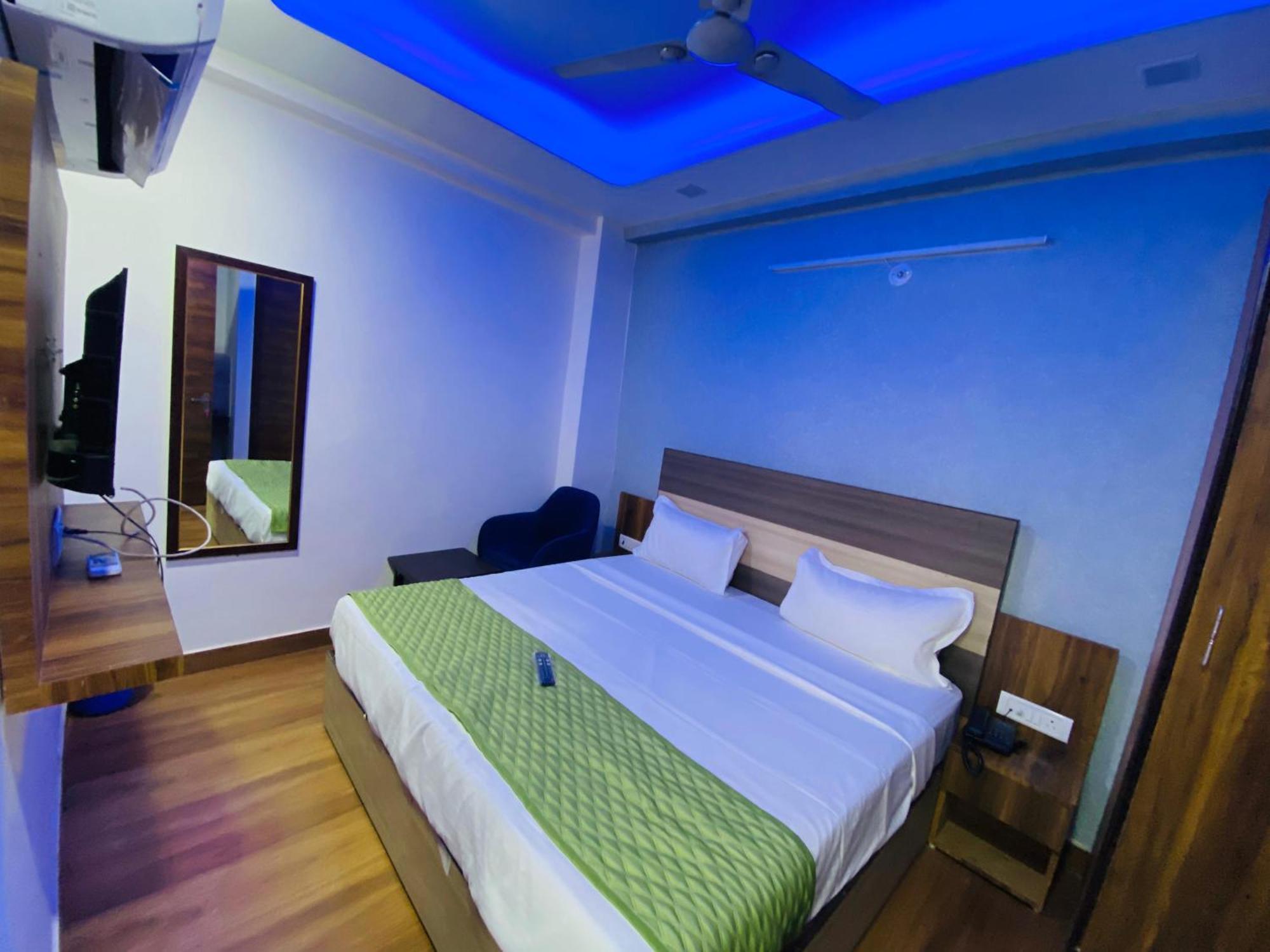 Surya International Bed & Breakfast นิวเดลี ภายนอก รูปภาพ