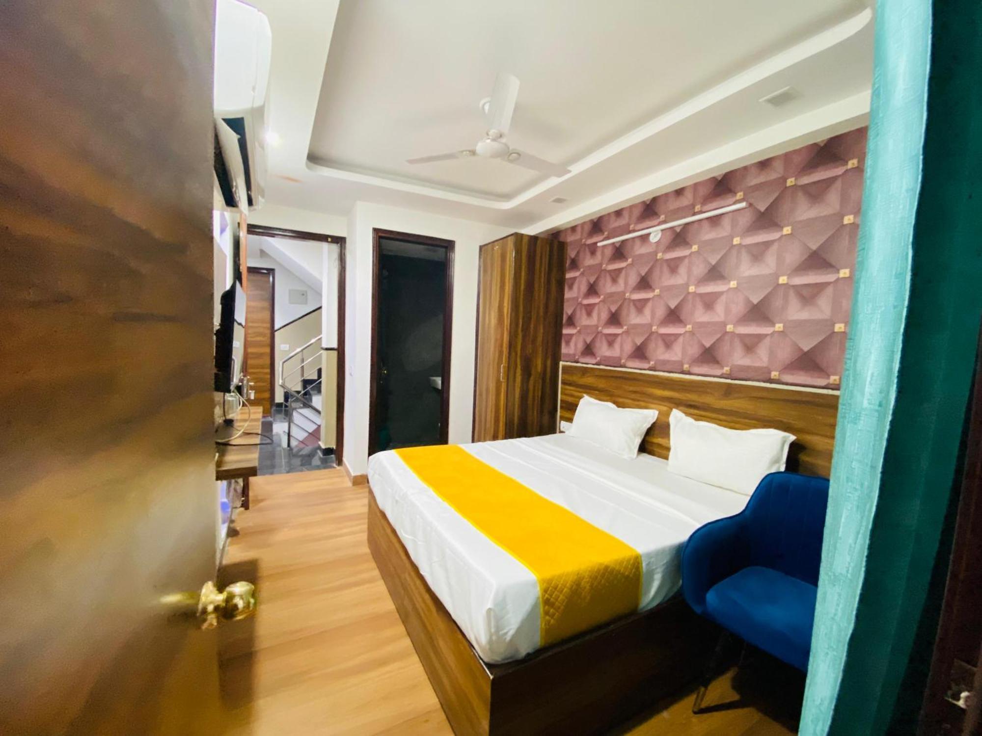 Surya International Bed & Breakfast นิวเดลี ภายนอก รูปภาพ
