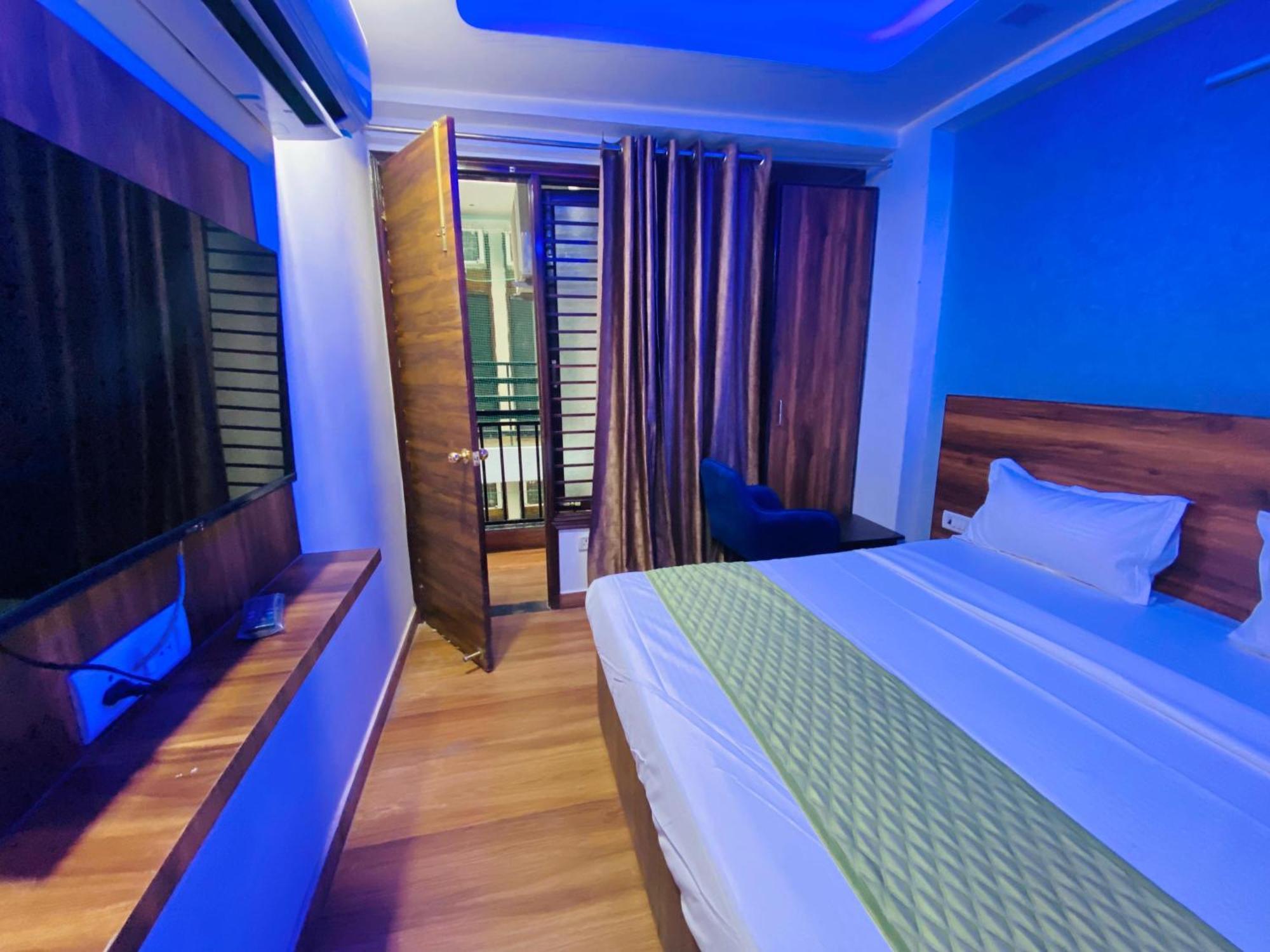 Surya International Bed & Breakfast นิวเดลี ภายนอก รูปภาพ