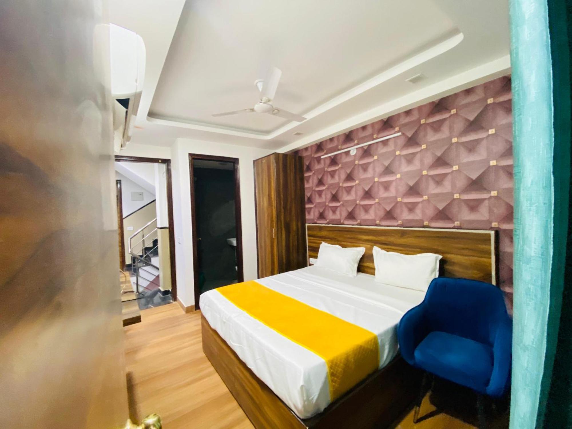 Surya International Bed & Breakfast นิวเดลี ภายนอก รูปภาพ