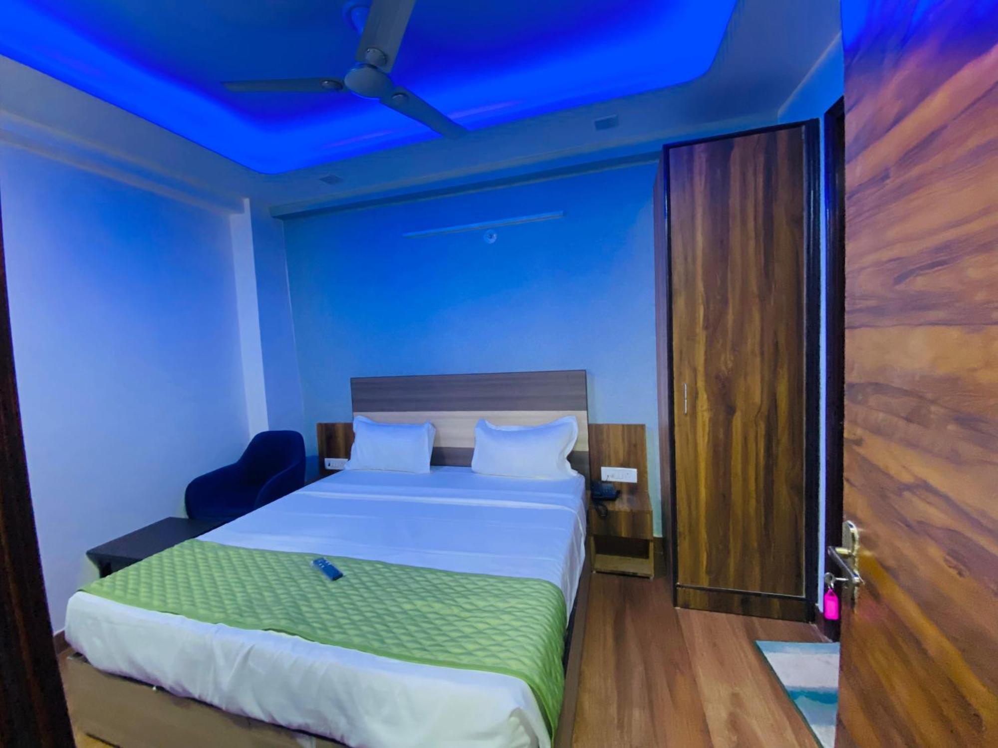 Surya International Bed & Breakfast นิวเดลี ภายนอก รูปภาพ